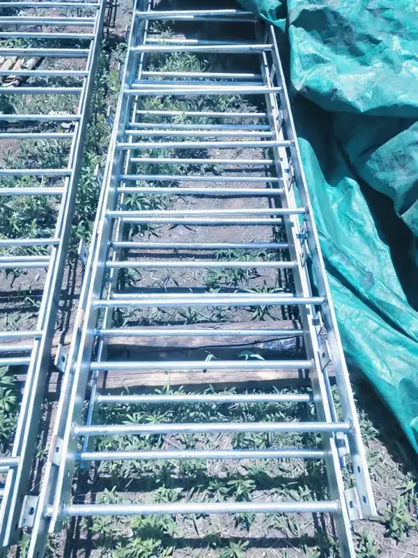 Cat ladder quality control welding detail on galvanized steel