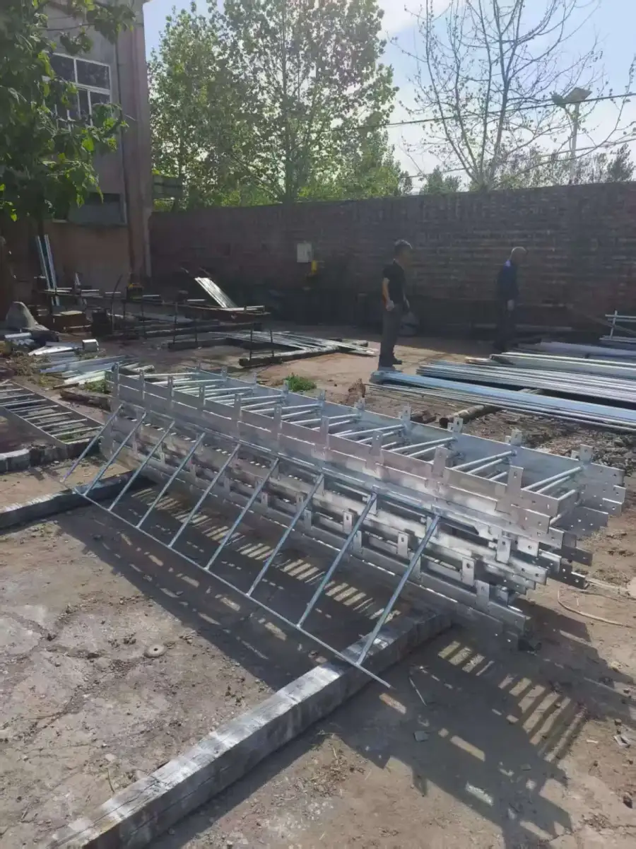 Mezzanine cat ladder application over pallet racking